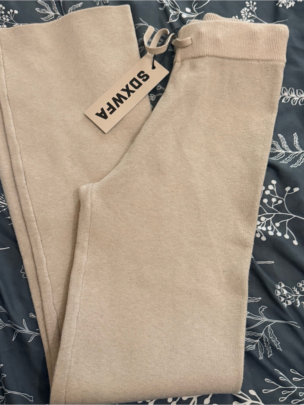 Womens Beige Leggings with Elastic Waist